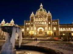 卡加利 - 班芙 - 洛矶山 - 露易丝湖 - 冰原 - 维多利亚 - 温哥华五天游超值团