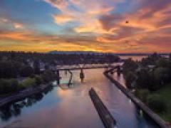 温哥华 - 洛矶山 - 班芙 - 露易丝湖 - 维多利亚/惠斯勒6天游豪华团